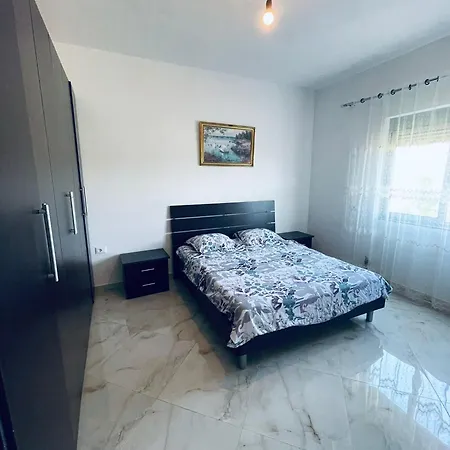 Сasa de vacaciones Leo House Shijak